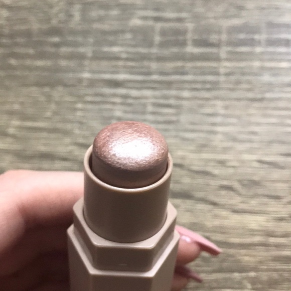 Fenty Beauty Highlight - Picture 2 of 4